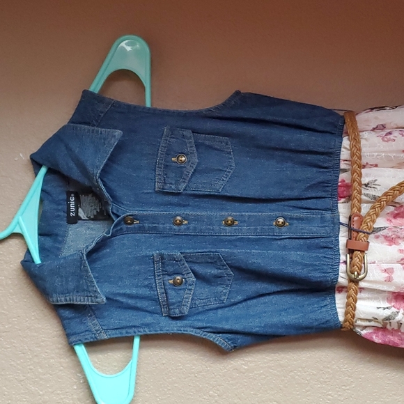 Girls Jean & floral dress with belt. Size 7/8 - Picture 2 of 4